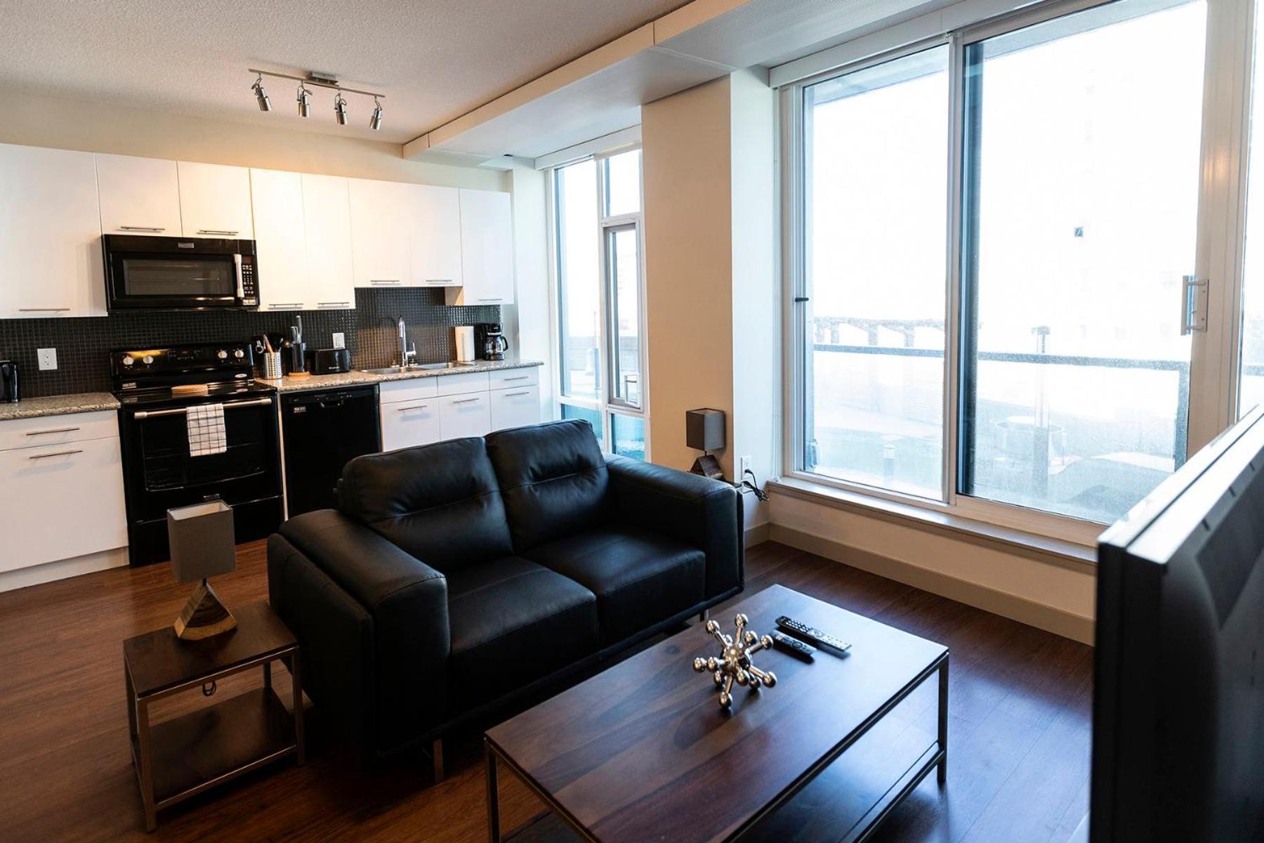 Mayfair Luxe Suites Premium By Corporate Stays Edmonton Exterior foto